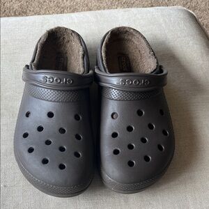 CROCS Ms 11 brown lined. Excellent shape